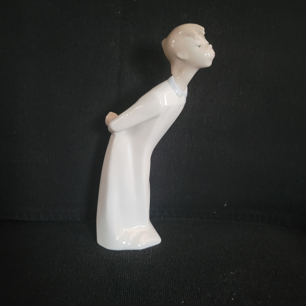 Lladro Boy Kiissing